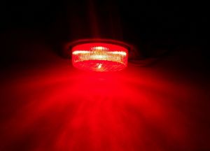 2 x LED Begrenzungsleuchten Seitenleuchten  Anhänger  LKW Rot / Weiß 12/24v